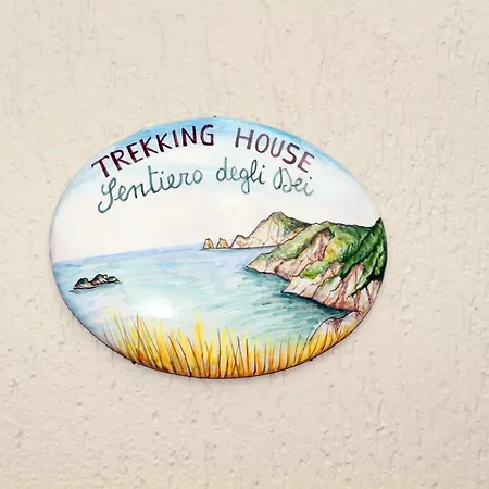 Trekking House * أَجيرولا