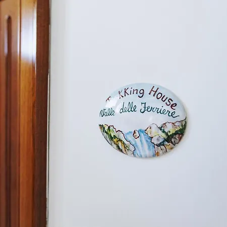 Trekking House شقة أَجيرولا